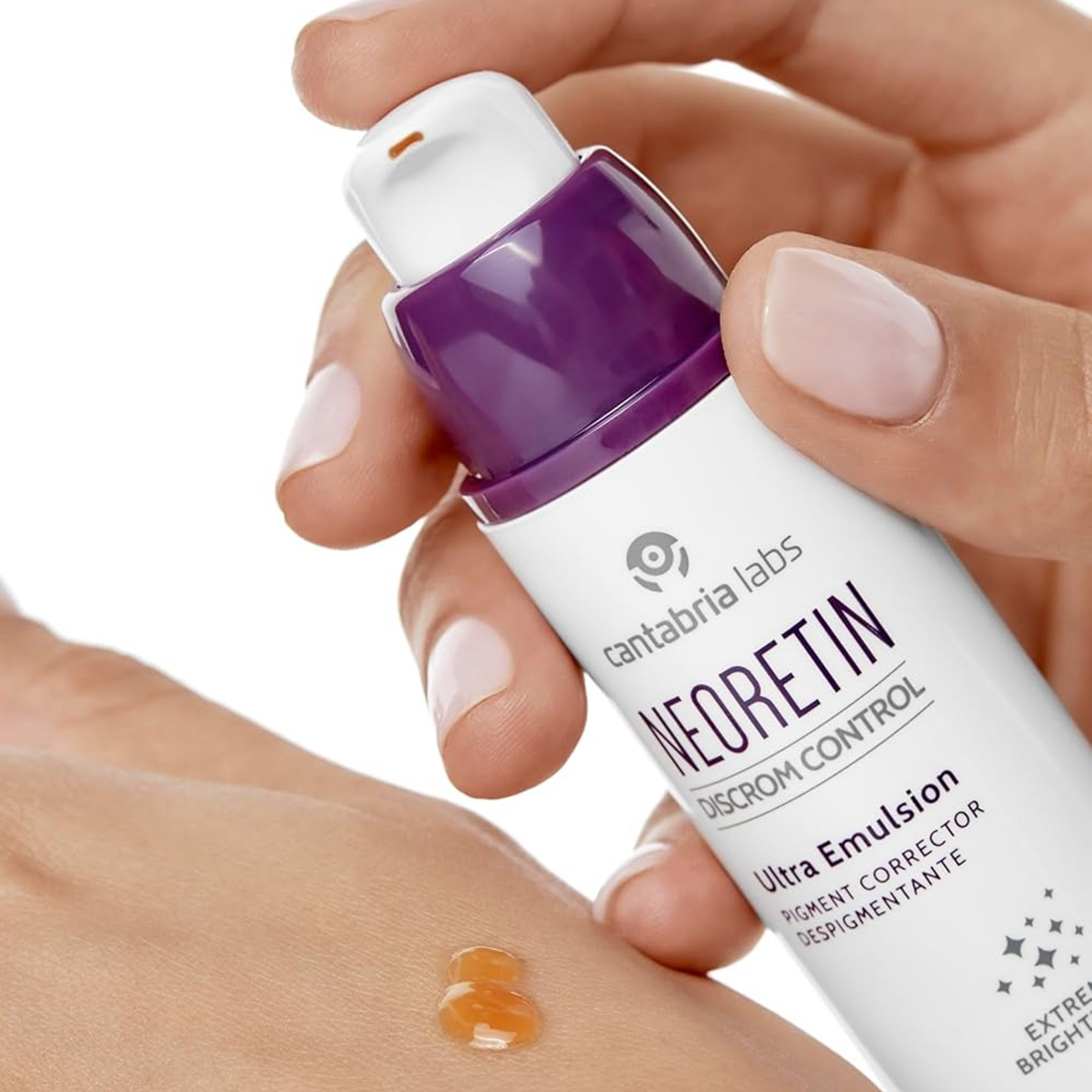 /storage/product/7/Neoretin Discrom Control Serum Booster Fluid 02.jpg